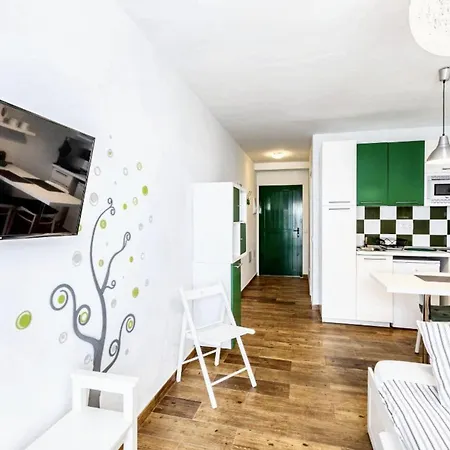 Charming In With Shared Pool - 35 Sqm Apartment *